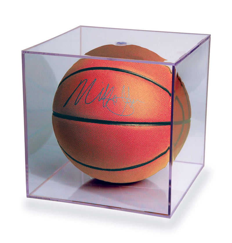 Ultra PRO: Display - Basketball & Figurine